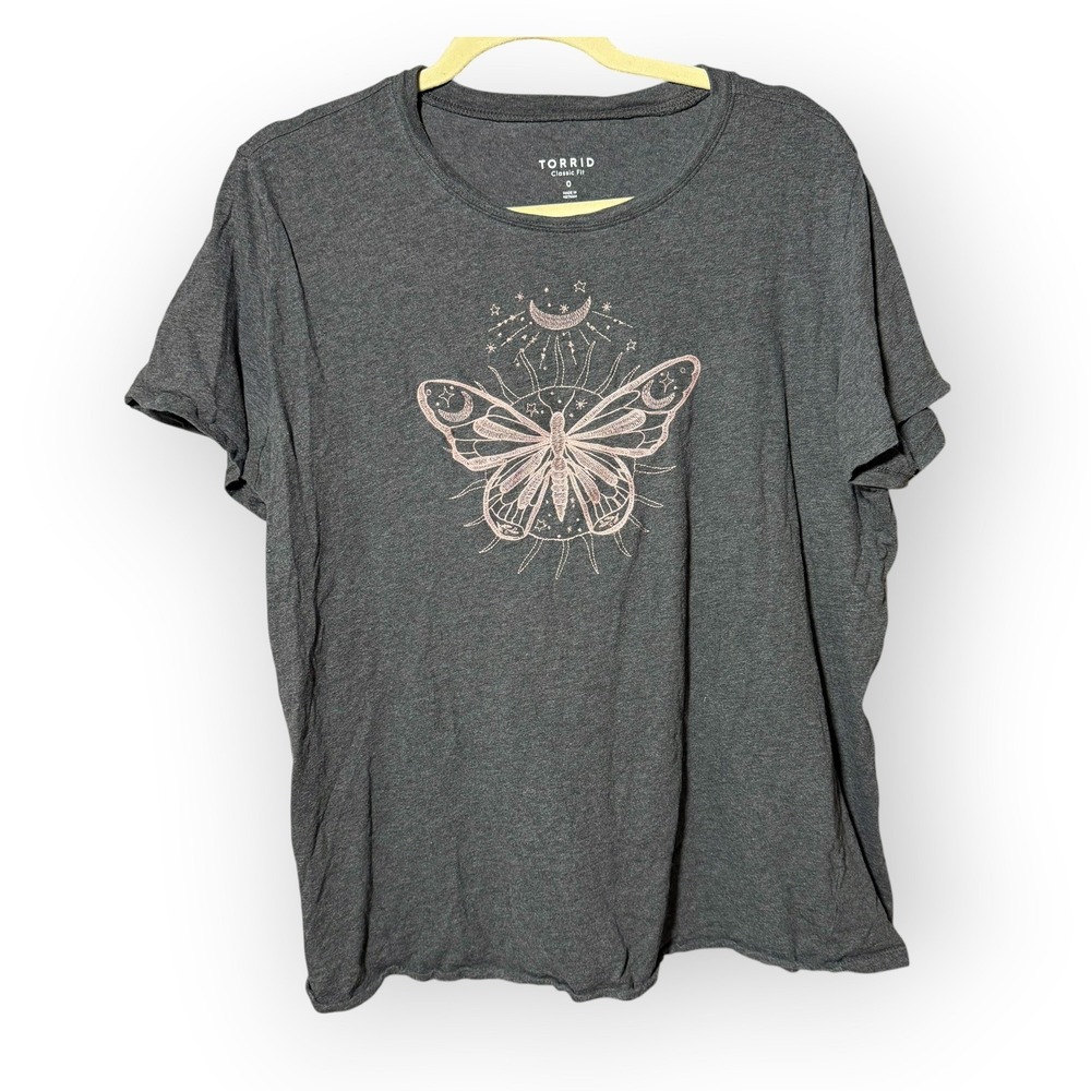 Torrid Classic Fit Grey Butterfly Moon Graphic Tee Shirt Plus Size 0‎ L XL